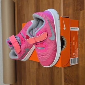 Toddler girl nike pink sneakers